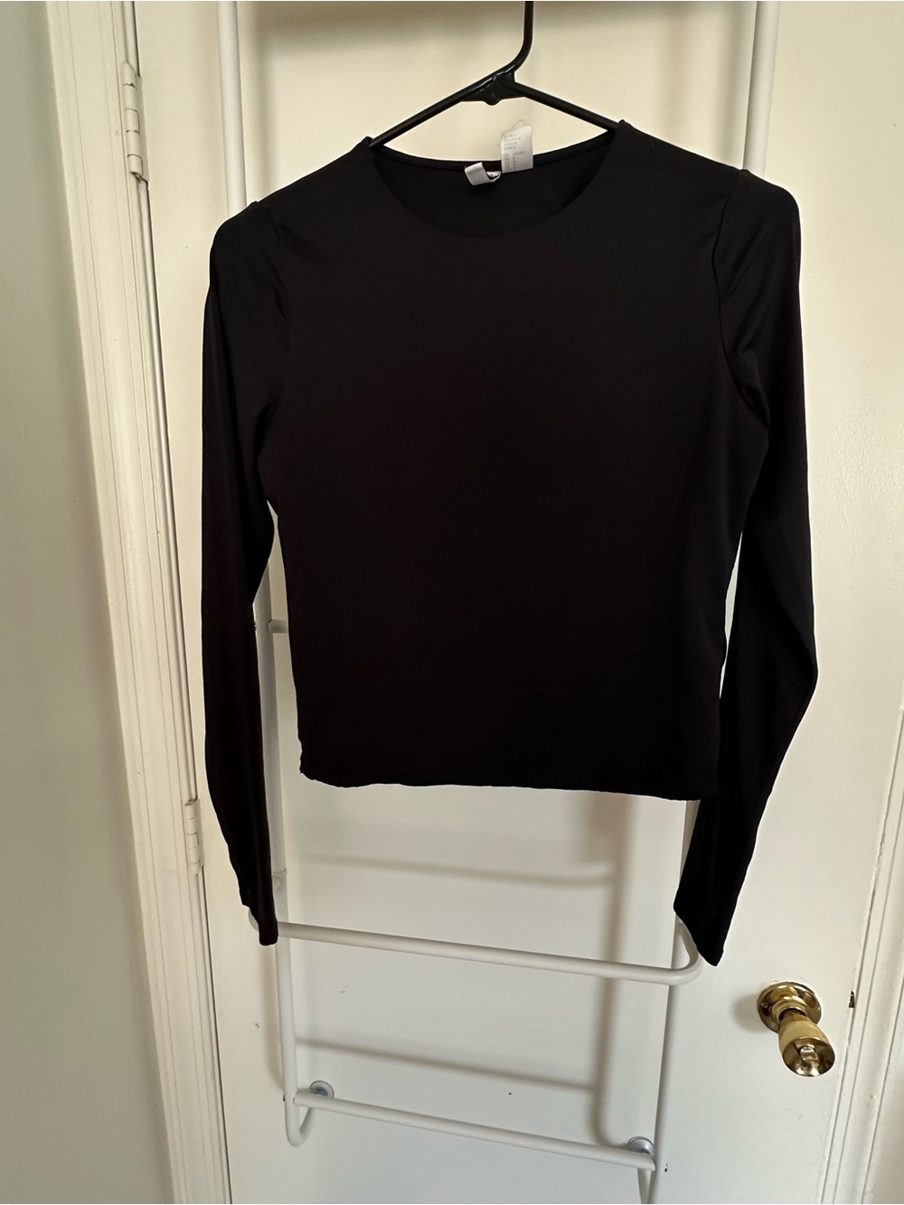 H&M Black Long-Sleeve Crewneck Top - Women